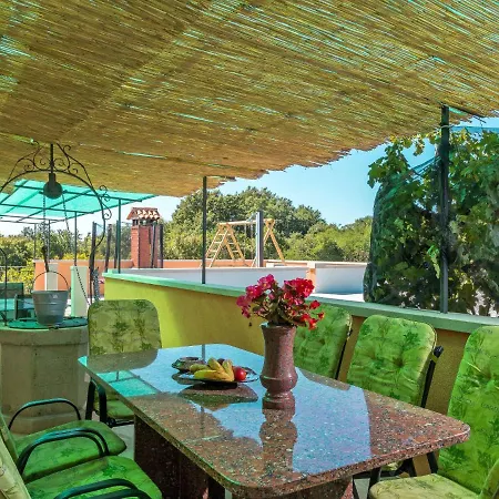 בית נופש Holiday Vlahovic - Pzn312 Tinjan